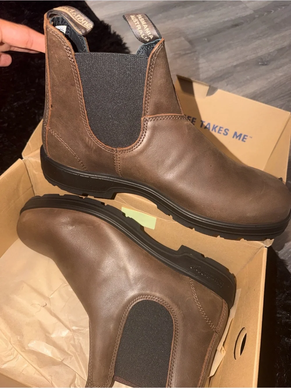 Blundstone Brown Leather Chukka Boots with Black Elastic Panels